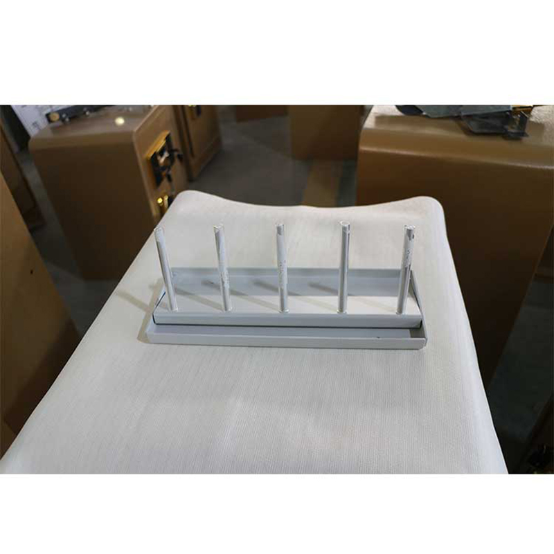 Modern Metal Display Stand Rifle Sniper Pistol Display Stand Weapon Display Stand